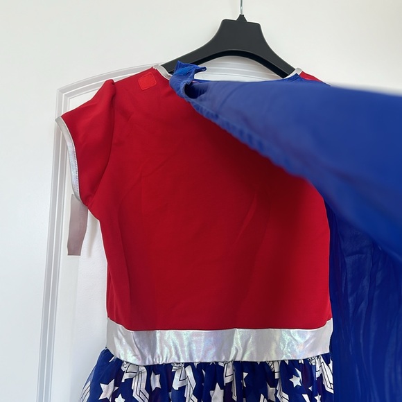 New Halloween costume Wonder Woman 👩 size 14/16 - Picture 3 of 5